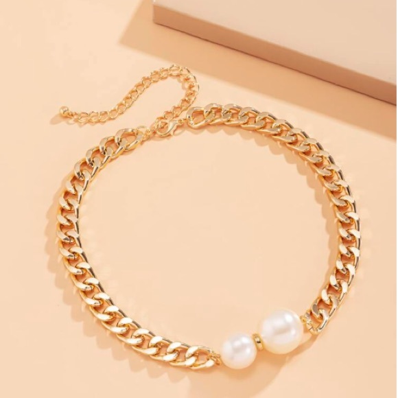 Gorgeous gold chain +Pearl statement necklace - Picture 2 of 7